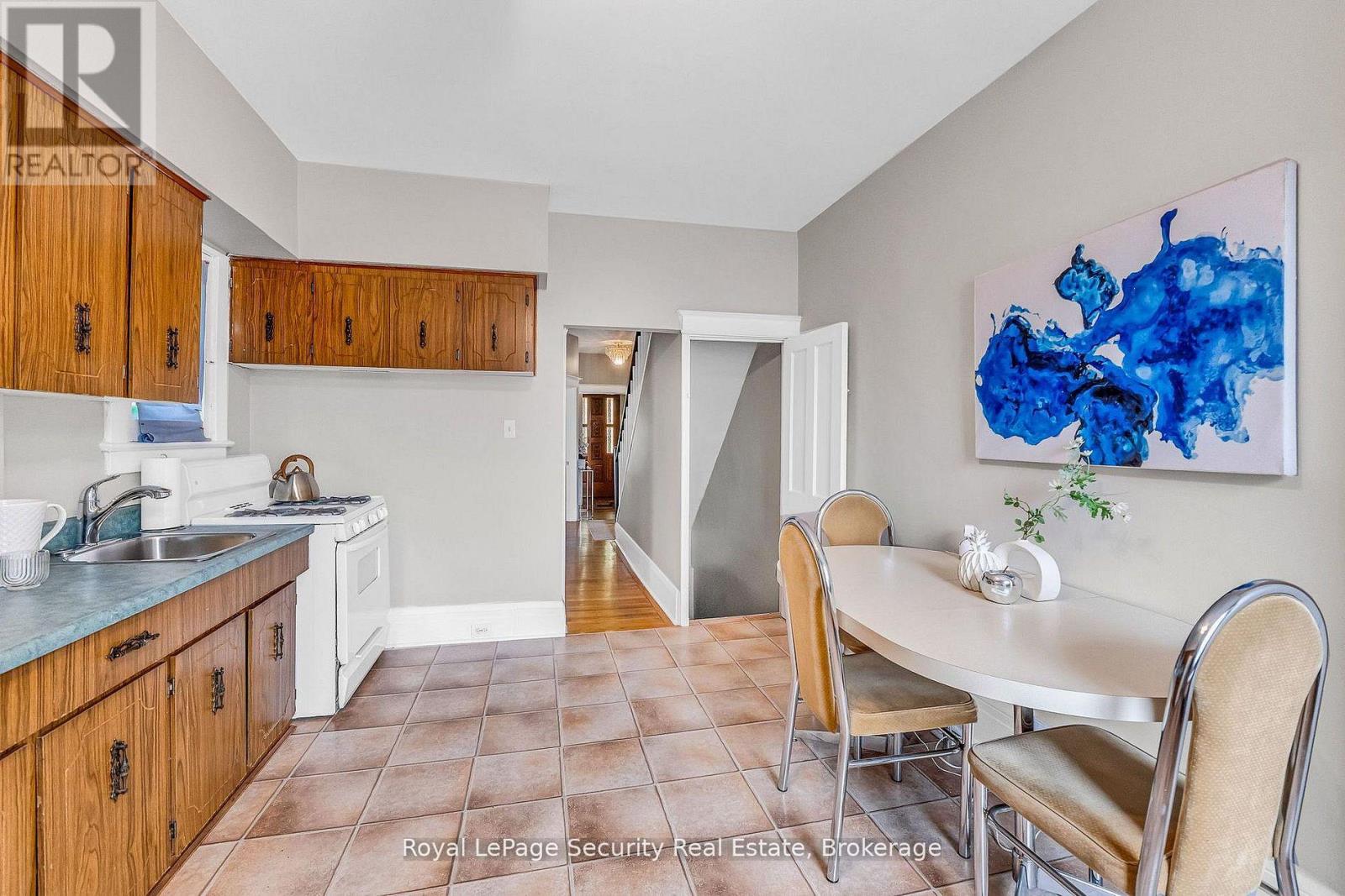 667 Ossington Avenue, Toronto (Palmerston-Little Italy), Ontario  M6G 3T6 - Photo 8 - C13664036