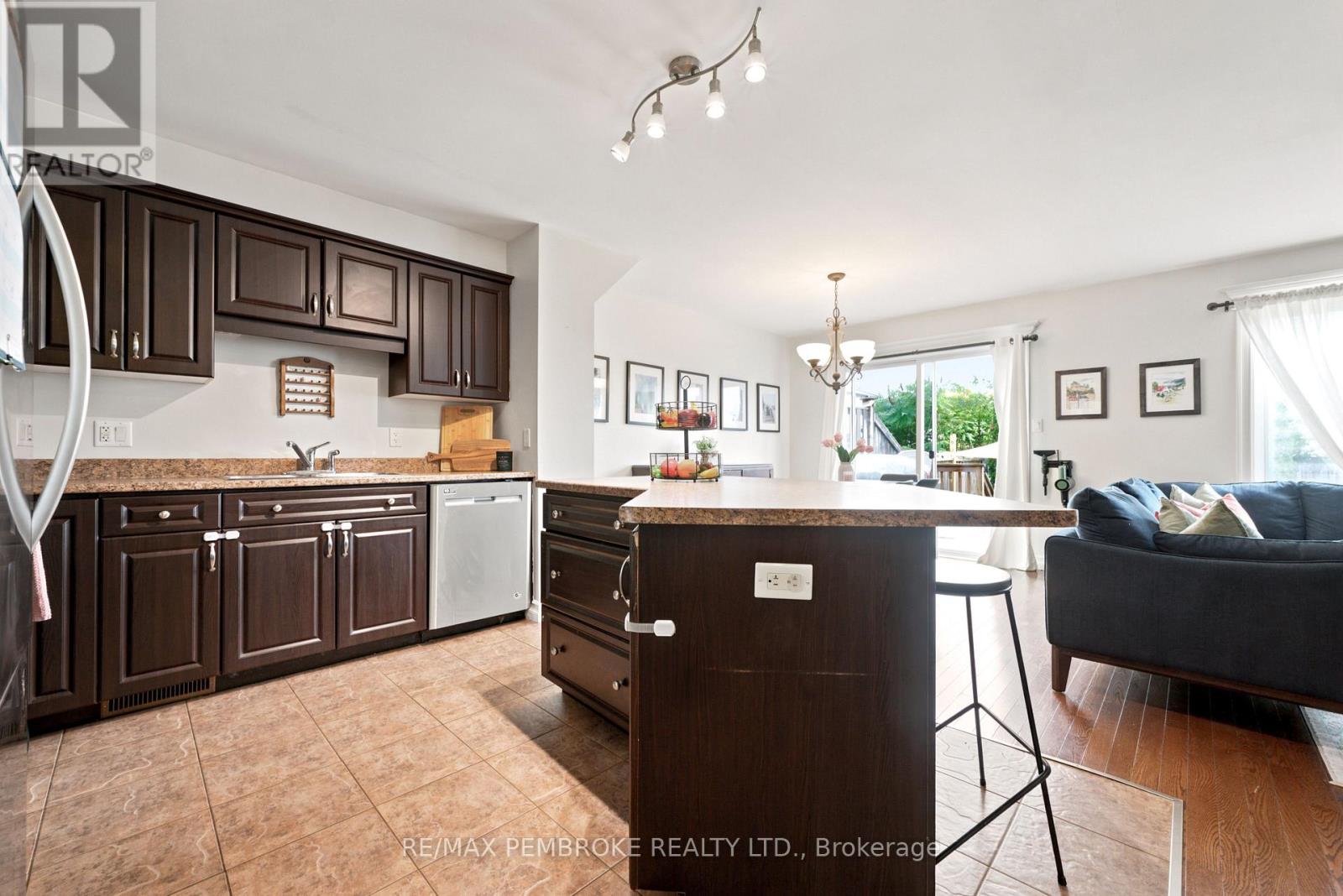 3003 Sandstone Crescent, Petawawa, Ontario  K8H 0B2 - Photo 11 - X13663810