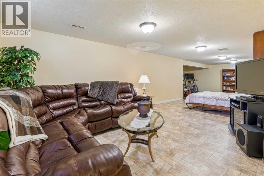 9403 Abbott Place Se, Calgary, Alberta  t2j 0z7 - Photo 17 - A2324085