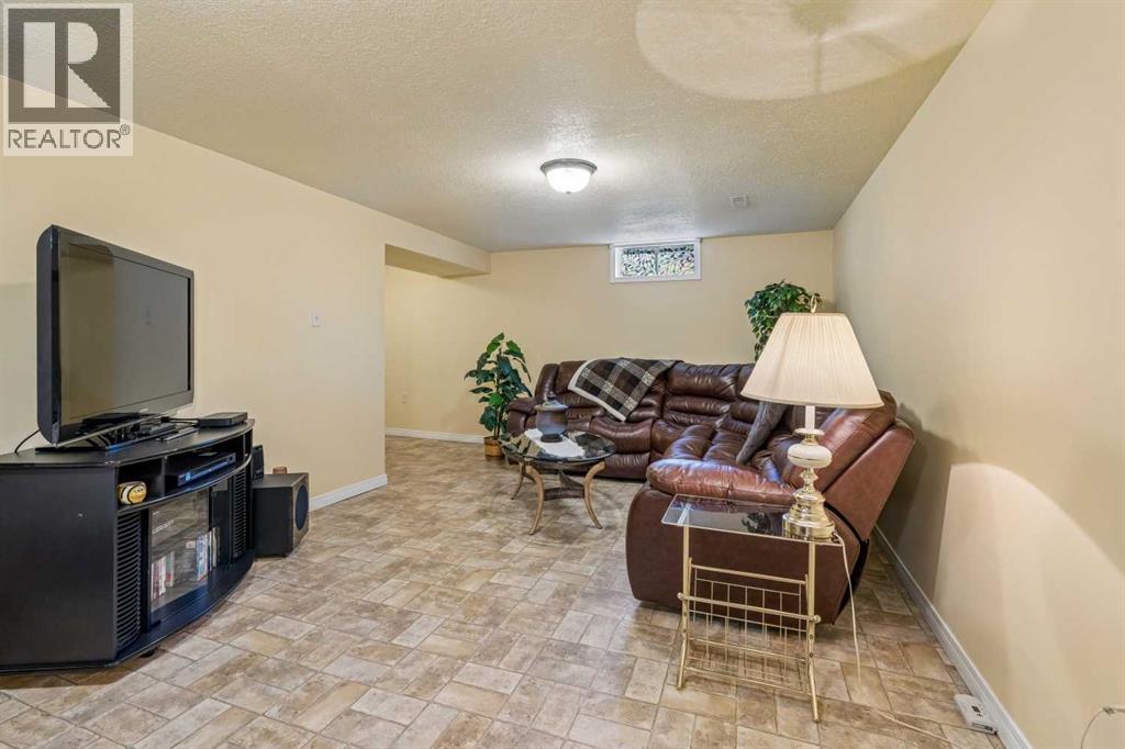 9403 Abbott Place Se, Calgary, Alberta  t2j 0z7 - Photo 16 - A2324085