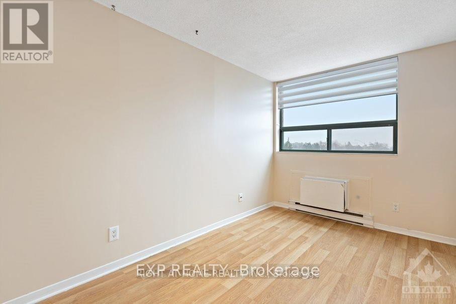 410 - 1440 HERON ROAD