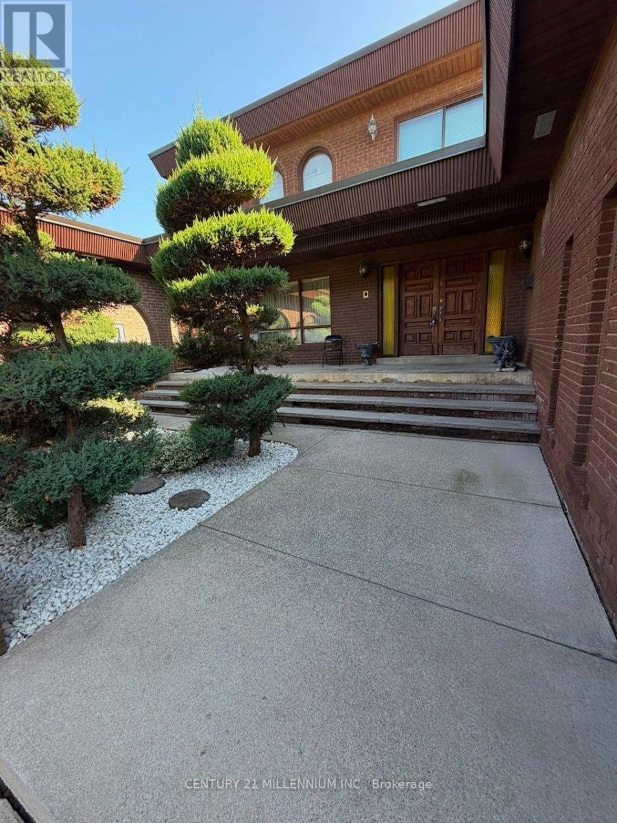 44 Wigwoss Drive, Vaughan, Ontario L4L 2P8 - Photo 2 - N13663816