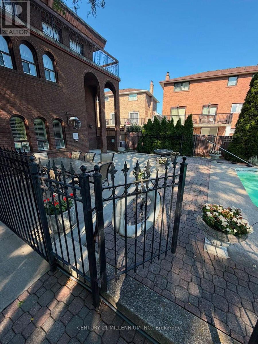 44 Wigwoss Drive, Vaughan, Ontario L4L 2P8 - Photo 23 - N13663816