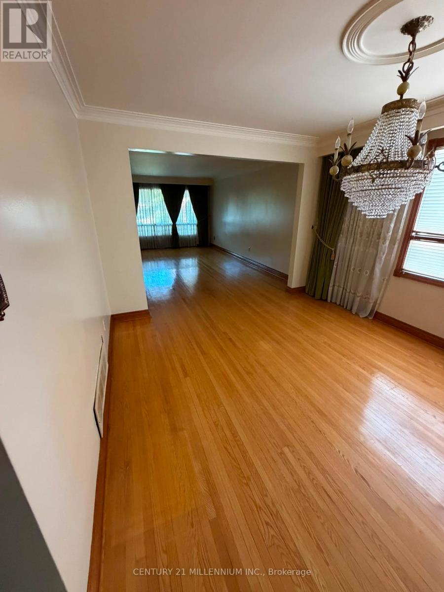 44 Wigwoss Drive, Vaughan, Ontario L4L 2P8 - Photo 5 - N13663816
