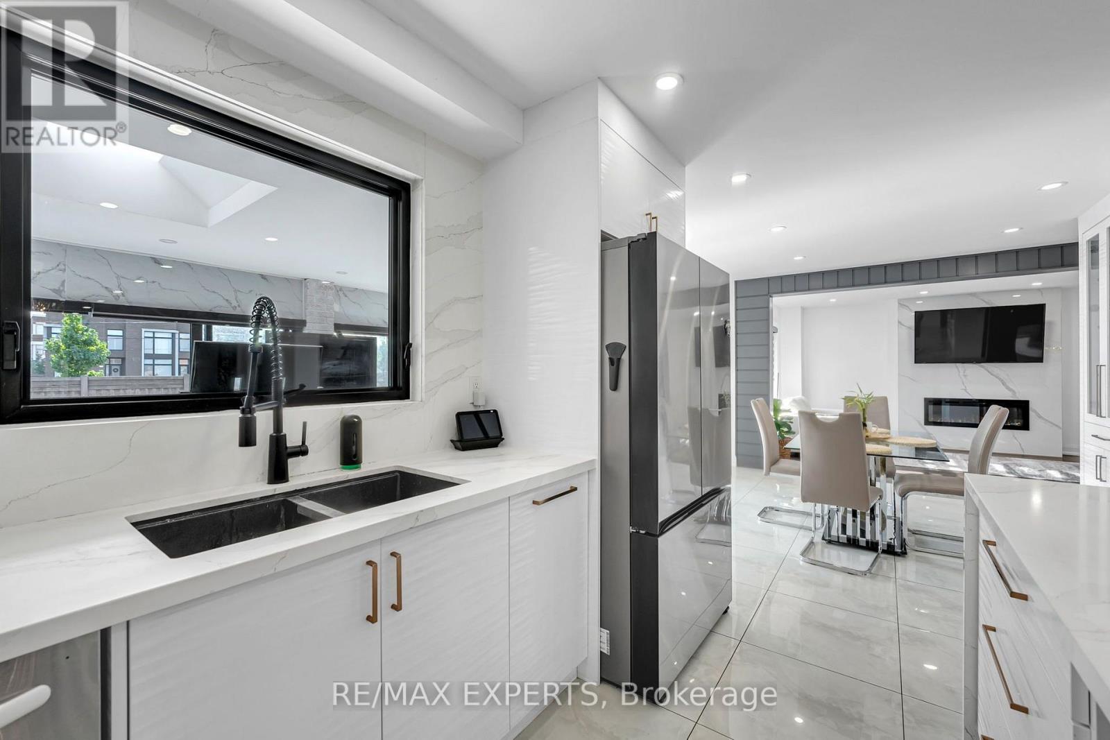 212 Bordeaux Drive, Vaughan, Ontario  L4L 8B6 - Photo 15 - N13664004
