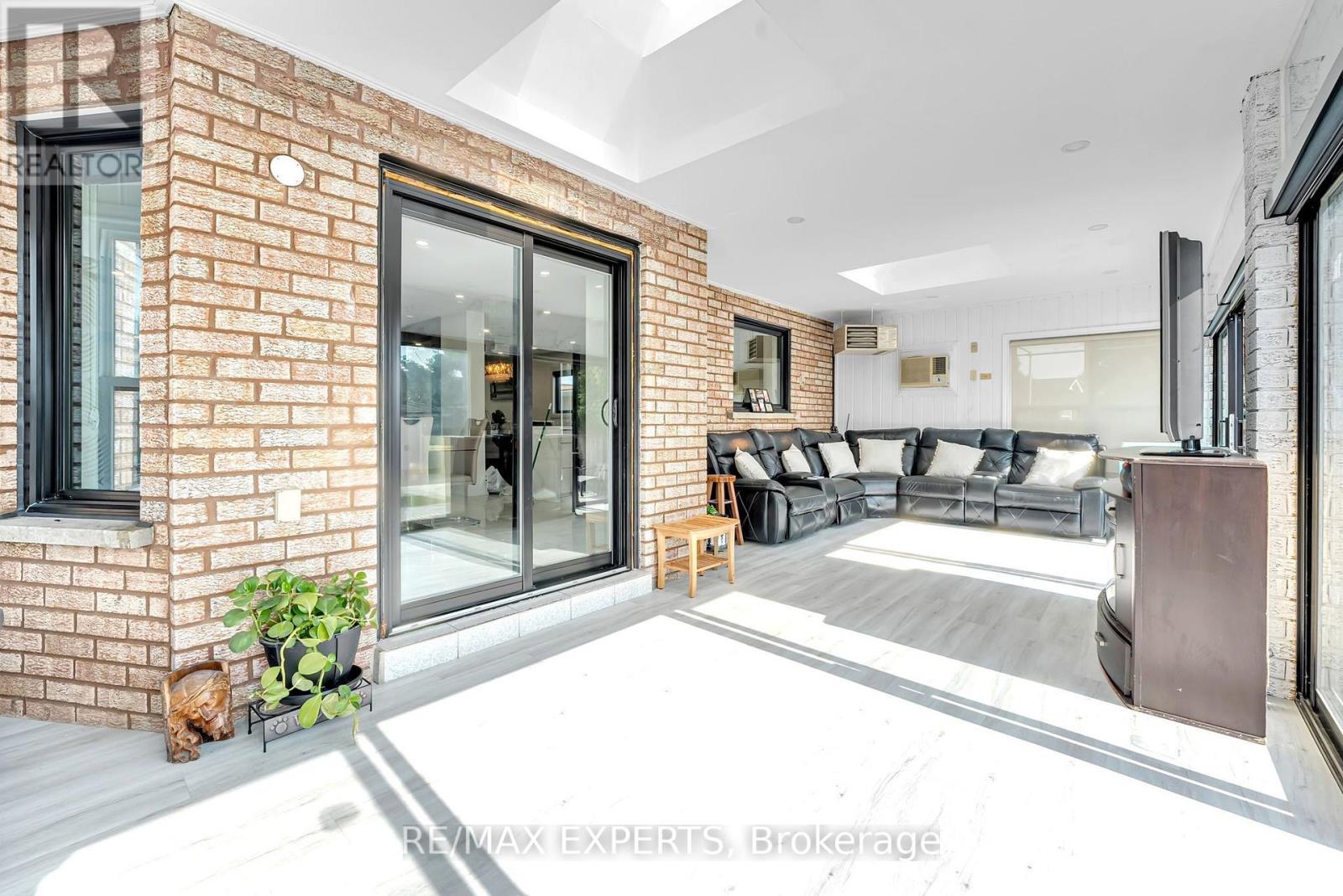 212 Bordeaux Drive, Vaughan, Ontario  L4L 8B6 - Photo 24 - N13664004