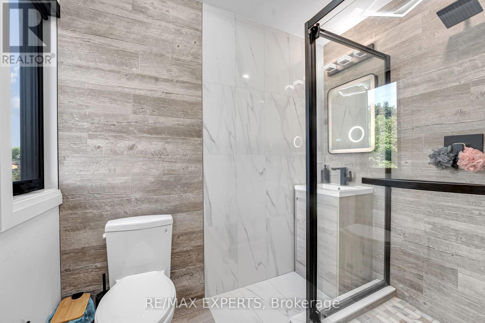 212 Bordeaux Drive, Vaughan, Ontario  L4L 8B6 - Photo 29 - N13664004