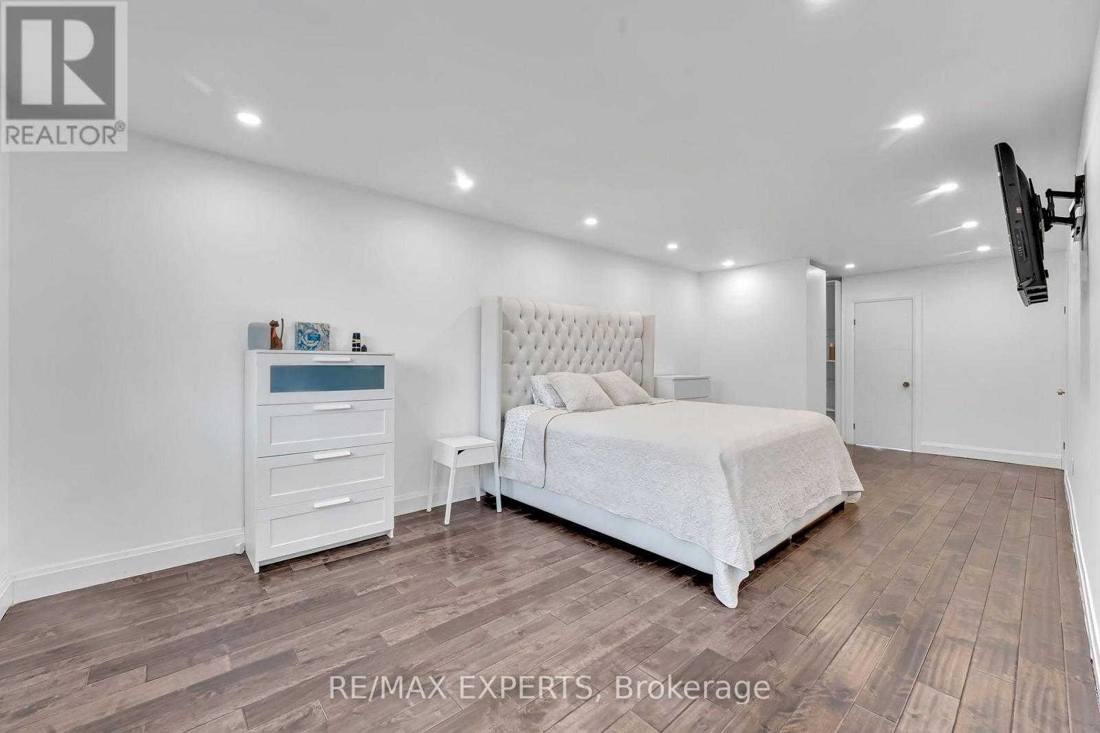 212 Bordeaux Drive, Vaughan, Ontario  L4L 8B6 - Photo 35 - N13664004