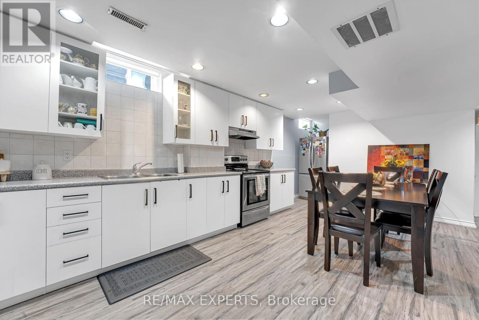 212 Bordeaux Drive, Vaughan, Ontario  L4L 8B6 - Photo 42 - N13664004