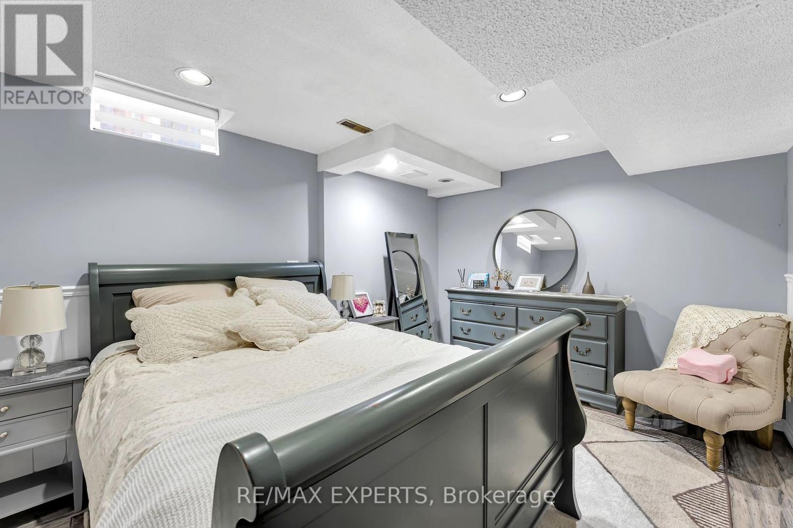 212 Bordeaux Drive, Vaughan, Ontario  L4L 8B6 - Photo 43 - N13664004