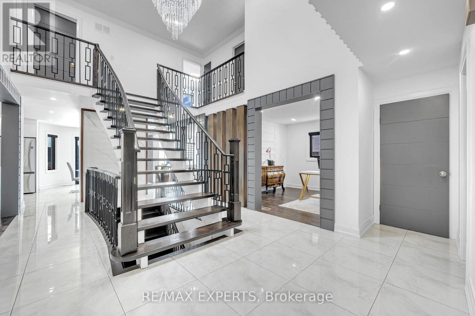 212 Bordeaux Drive, Vaughan, Ontario  L4L 8B6 - Photo 6 - N13664004