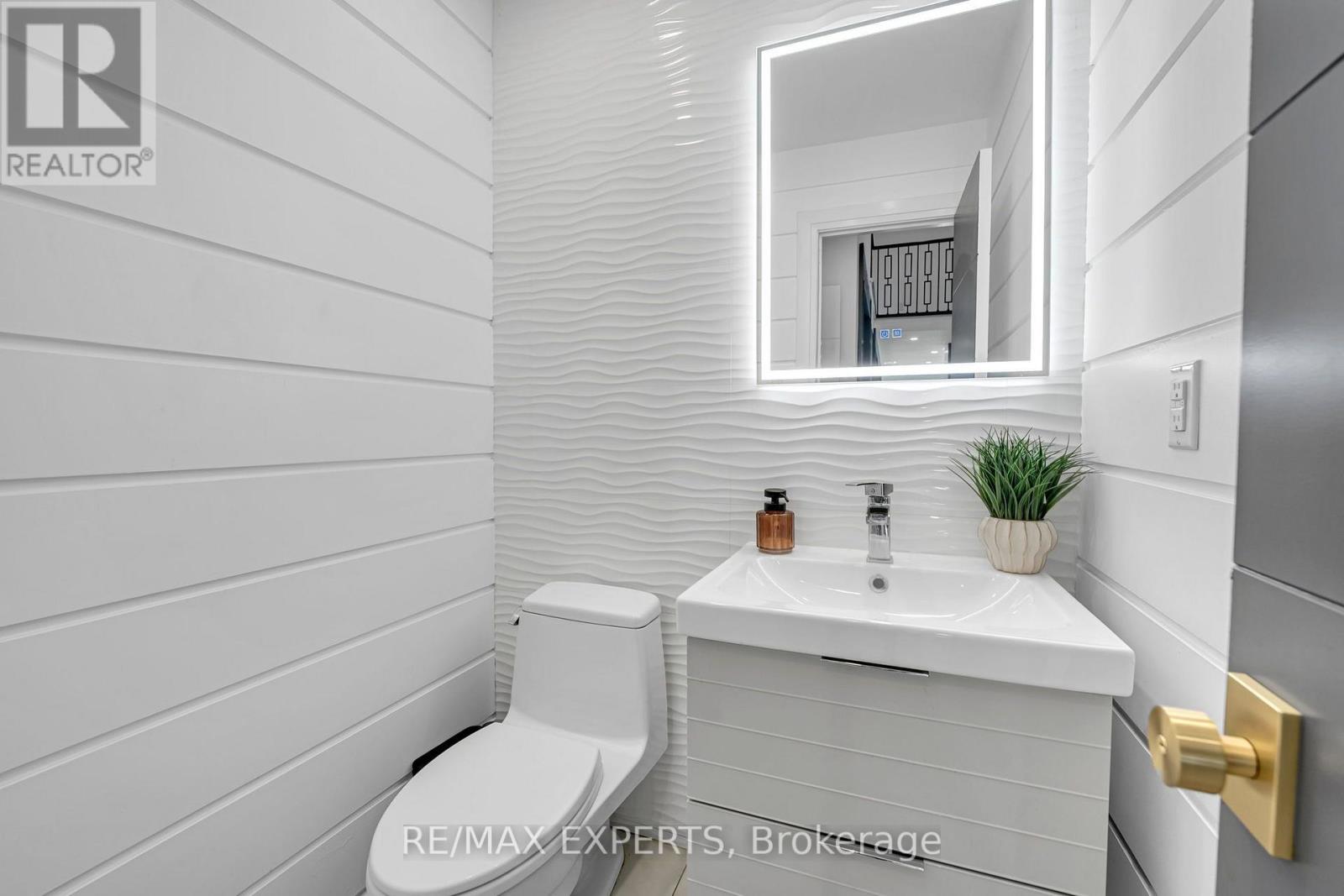 212 Bordeaux Drive, Vaughan, Ontario  L4L 8B6 - Photo 8 - N13664004