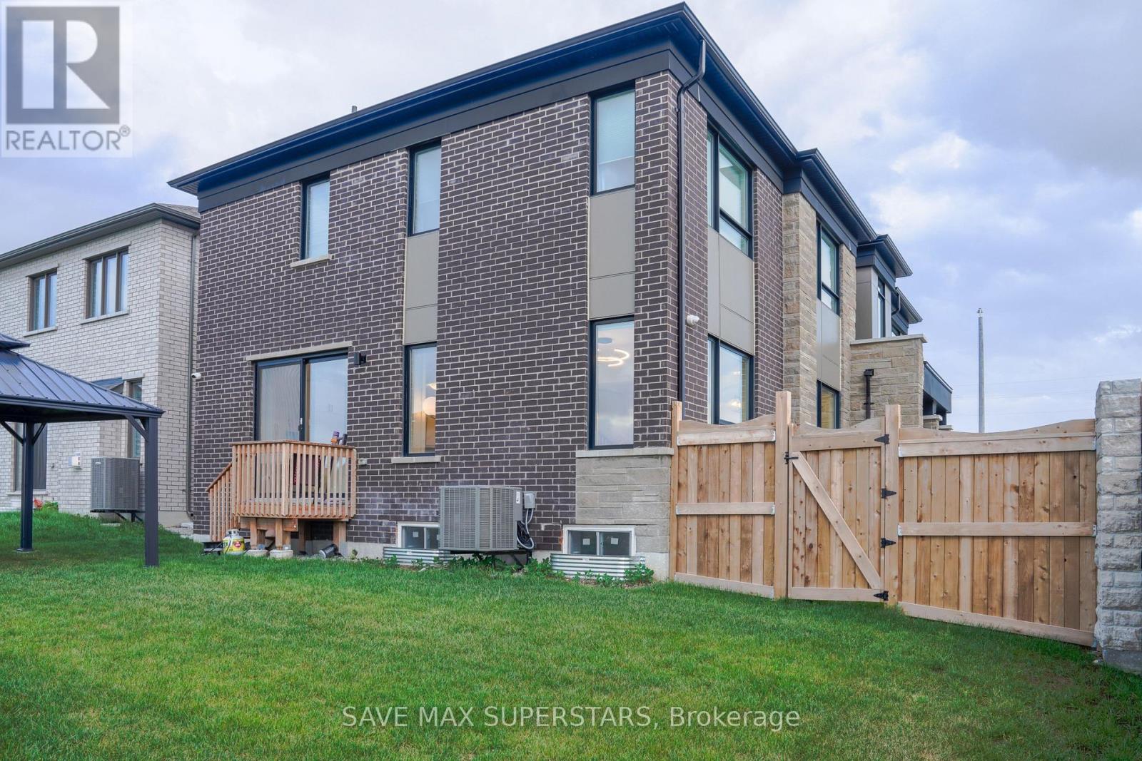 Upper - 2 Mcbride Trail, Barrie, Ontario  L9J 0Y9 - Photo 34 - S13663860