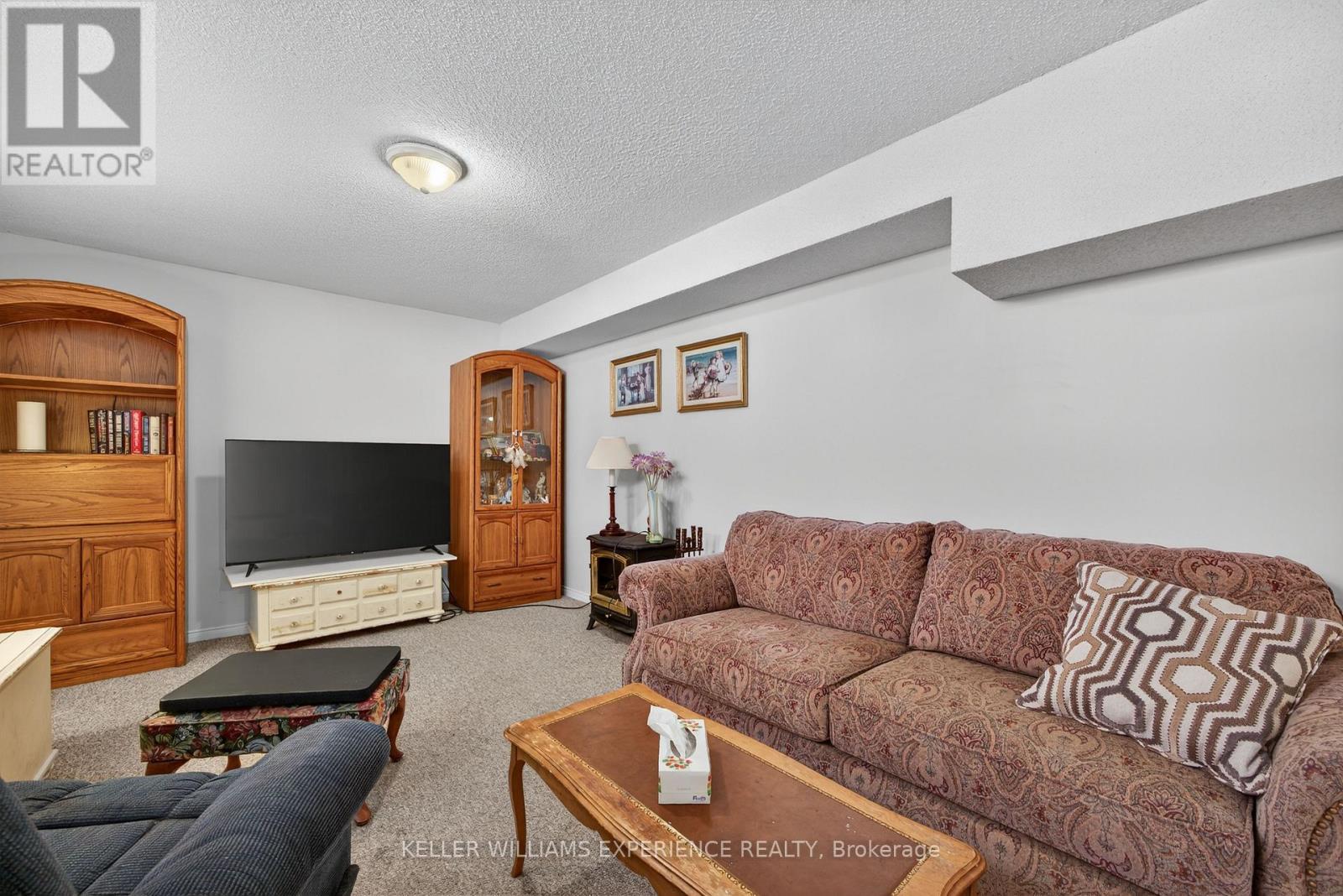 16 Larkin Drive, Barrie, Ontario  L4M 7A9 - Photo 31 - S13663954