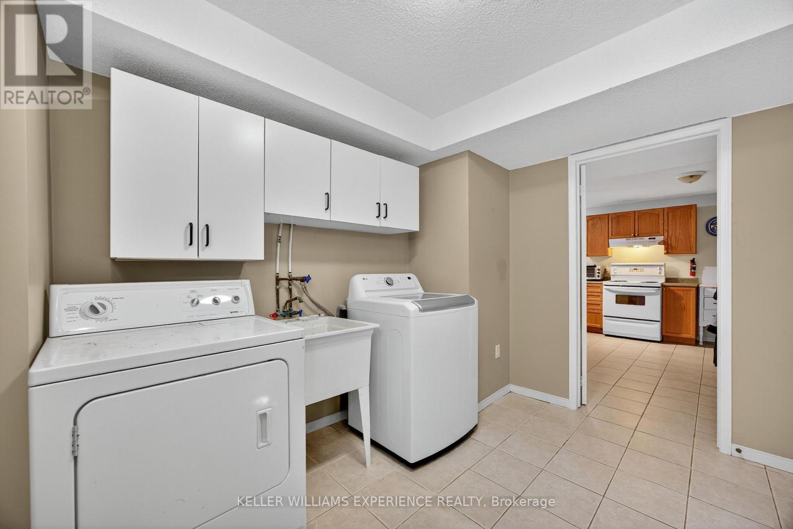 16 Larkin Drive, Barrie, Ontario  L4M 7A9 - Photo 39 - S13663954
