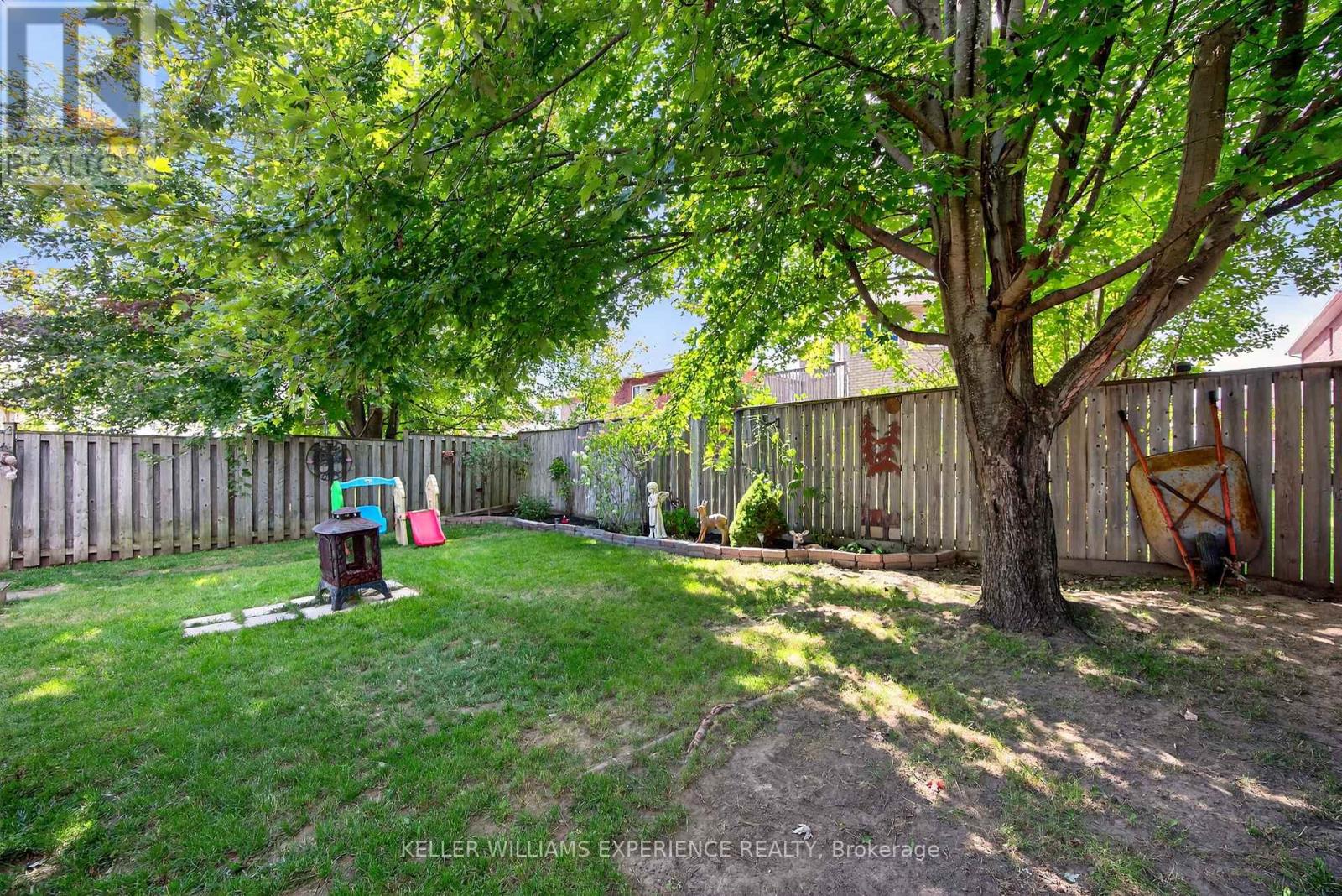 16 Larkin Drive, Barrie, Ontario  L4M 7A9 - Photo 49 - S13663954