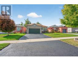 16 LARKIN DRIVE, Barrie, Ontario