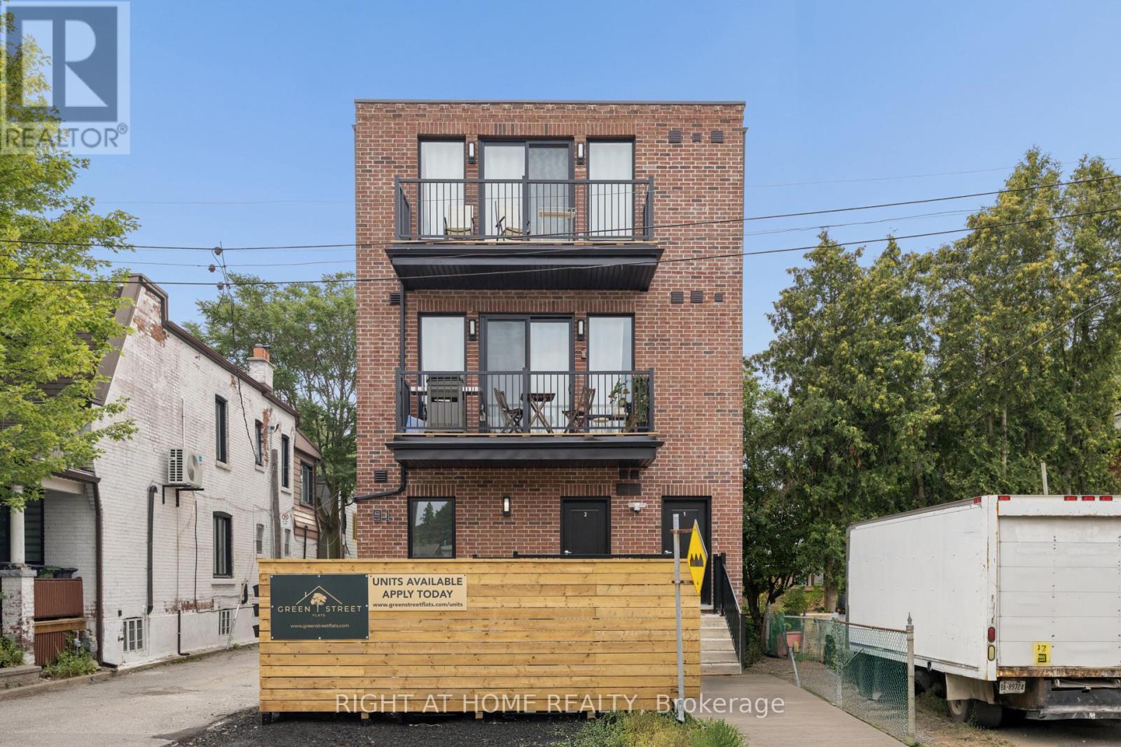 2 - 91 Barton Avenue, Toronto, Ontario  M6G 1P7 - Photo 22 - C13663906