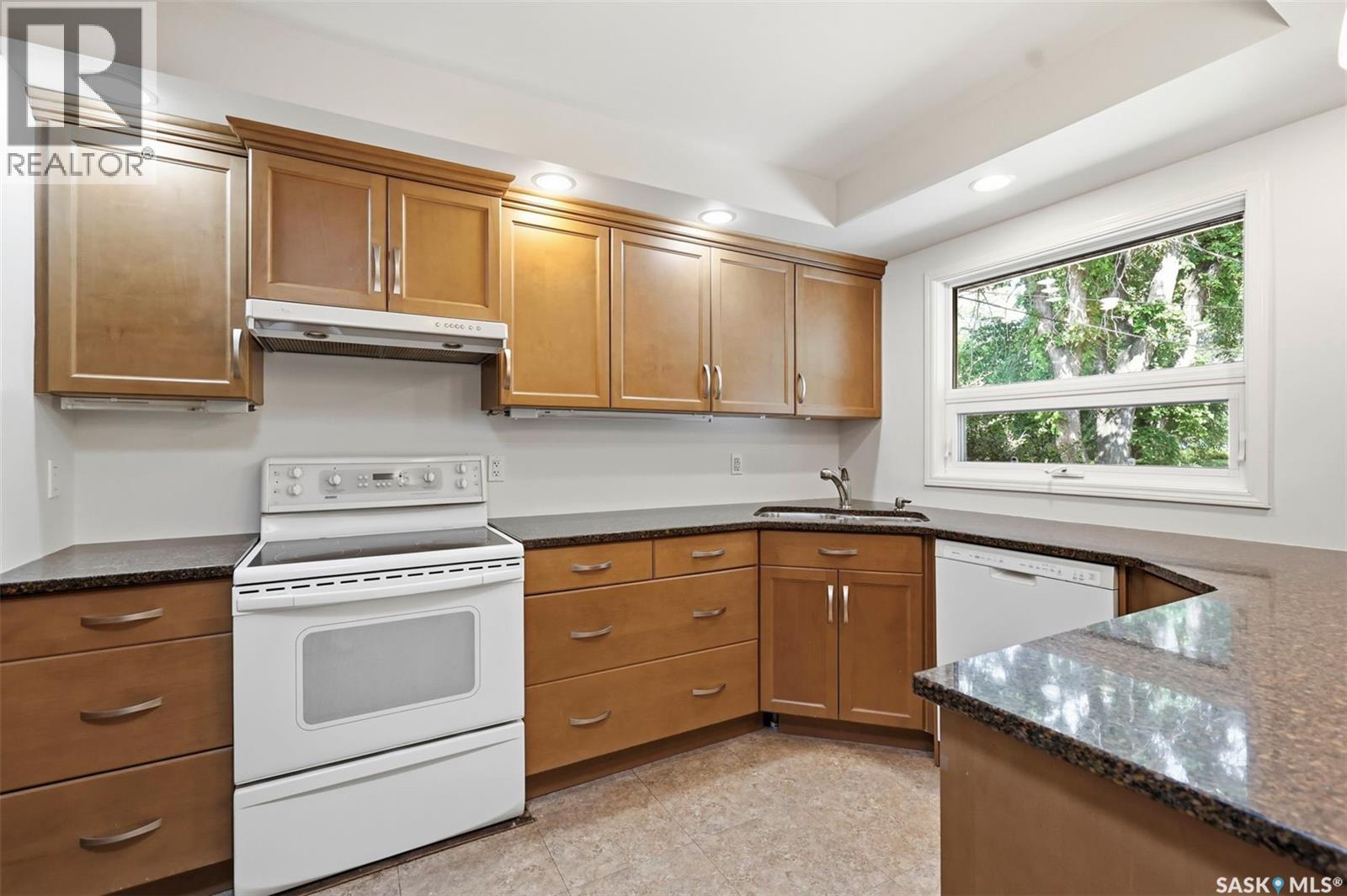 709 Cumberland Avenue S, Saskatoon, Saskatchewan  S7H 2L5 - Photo 12 - SK045243