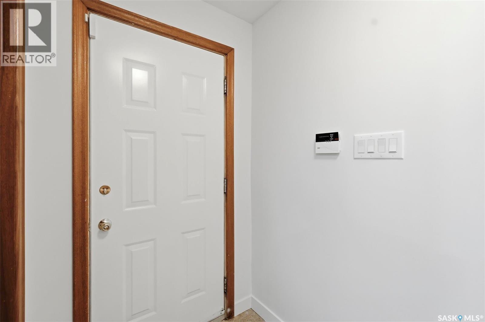 709 Cumberland Avenue S, Saskatoon, Saskatchewan  S7H 2L5 - Photo 5 - SK045243