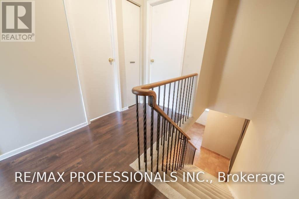 4207 Beacon Lane, Mississauga (Creditview), Ontario  L5C 3V8 - Photo 15 - W13663822