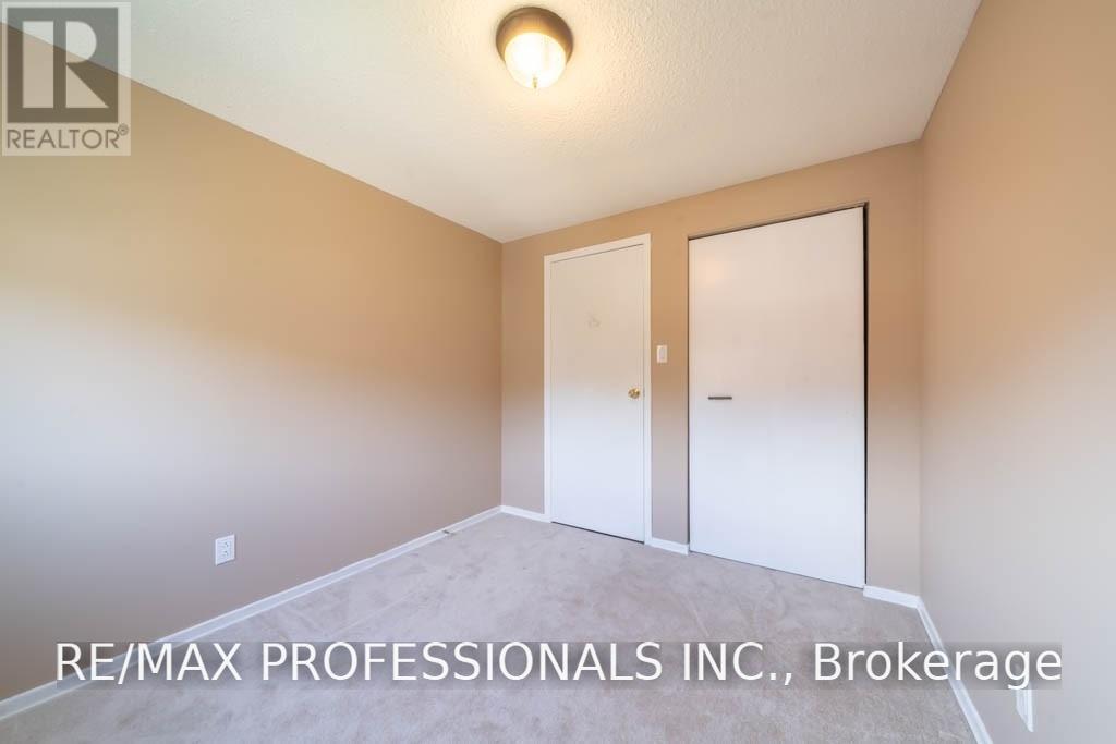 4207 Beacon Lane, Mississauga (Creditview), Ontario  L5C 3V8 - Photo 19 - W13663822