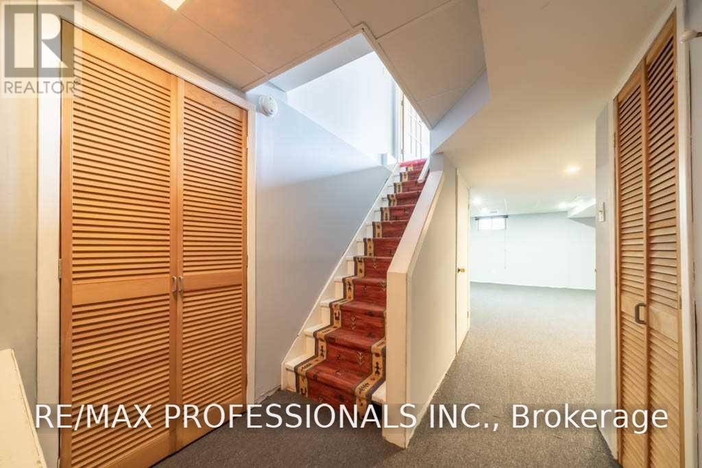 4207 Beacon Lane, Mississauga (Creditview), Ontario  L5C 3V8 - Photo 22 - W13663822