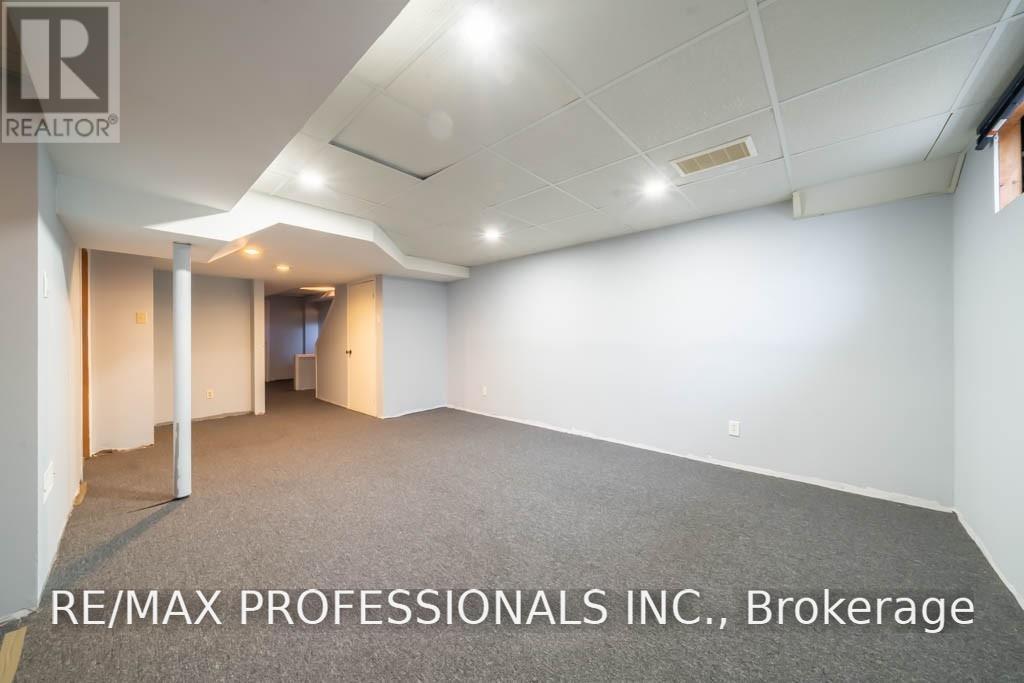 4207 Beacon Lane, Mississauga (Creditview), Ontario  L5C 3V8 - Photo 24 - W13663822