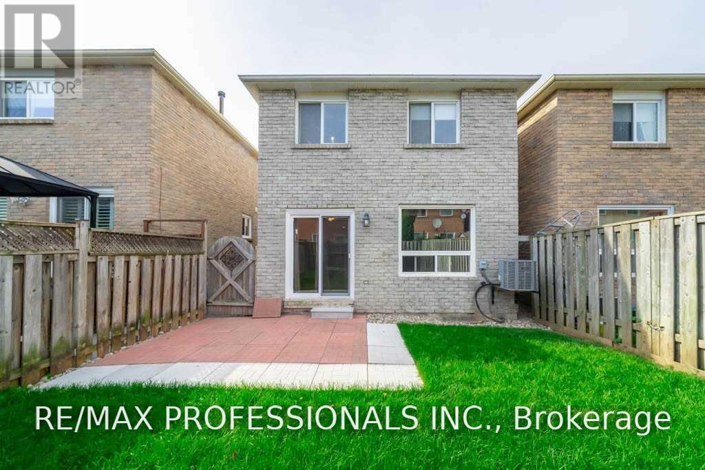 4207 Beacon Lane, Mississauga (Creditview), Ontario  L5C 3V8 - Photo 29 - W13663822