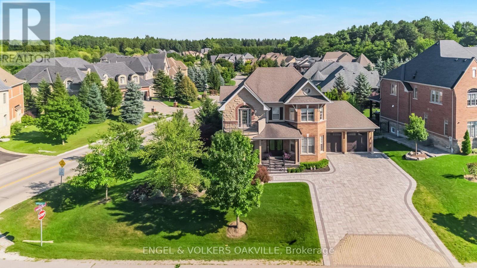 3 Holdroyd Court, Halton Hills, Ontario  L7G 0E8 - Photo 2 - W13663856