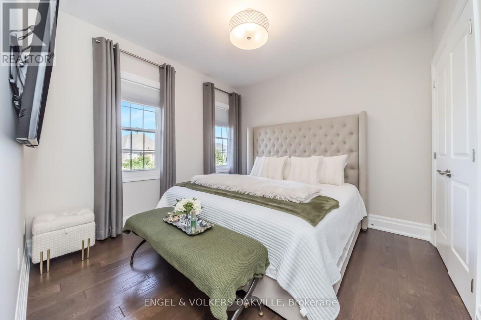 3 Holdroyd Court, Halton Hills, Ontario  L7G 0E8 - Photo 23 - W13663856
