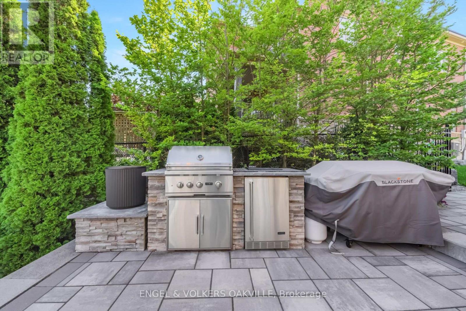 3 Holdroyd Court, Halton Hills, Ontario  L7G 0E8 - Photo 35 - W13663856