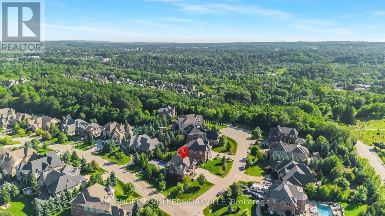 3 Holdroyd Court, Halton Hills, Ontario  L7G 0E8 - Photo 4 - W13663856