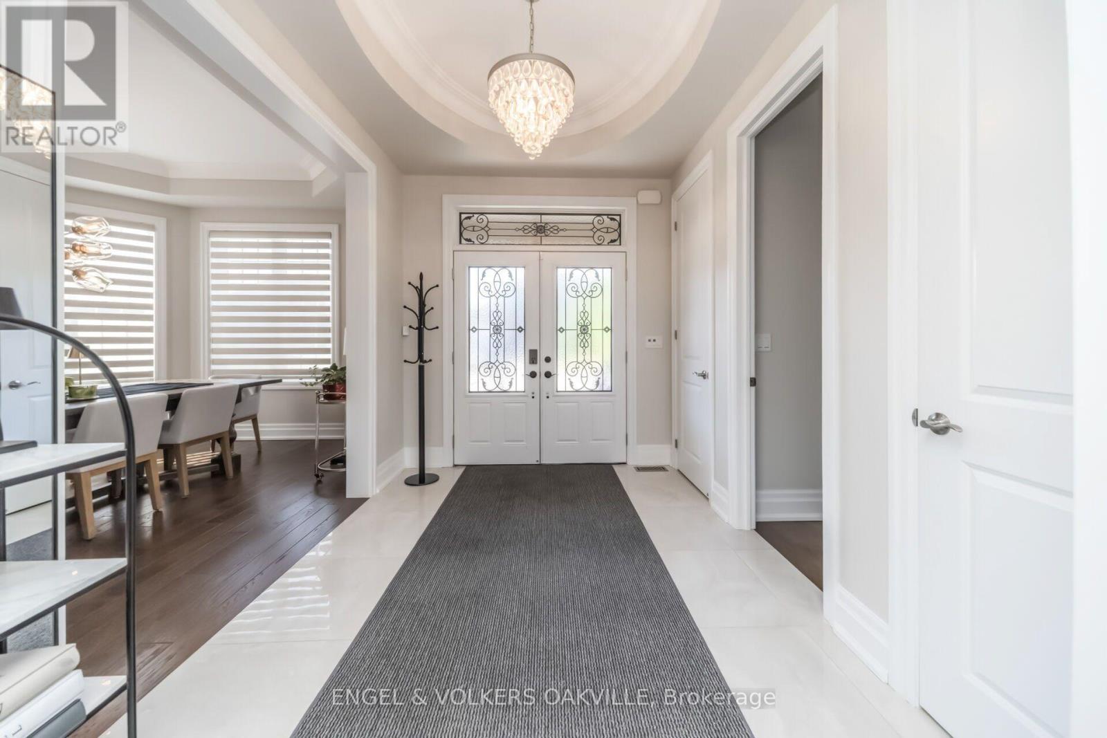 3 Holdroyd Court, Halton Hills, Ontario  L7G 0E8 - Photo 7 - W13663856