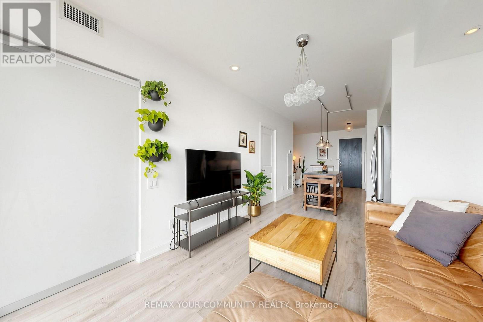2304 - 105 The Queensway Avenue, Toronto, Ontario  M6S 5B5 - Photo 11 - W13663872