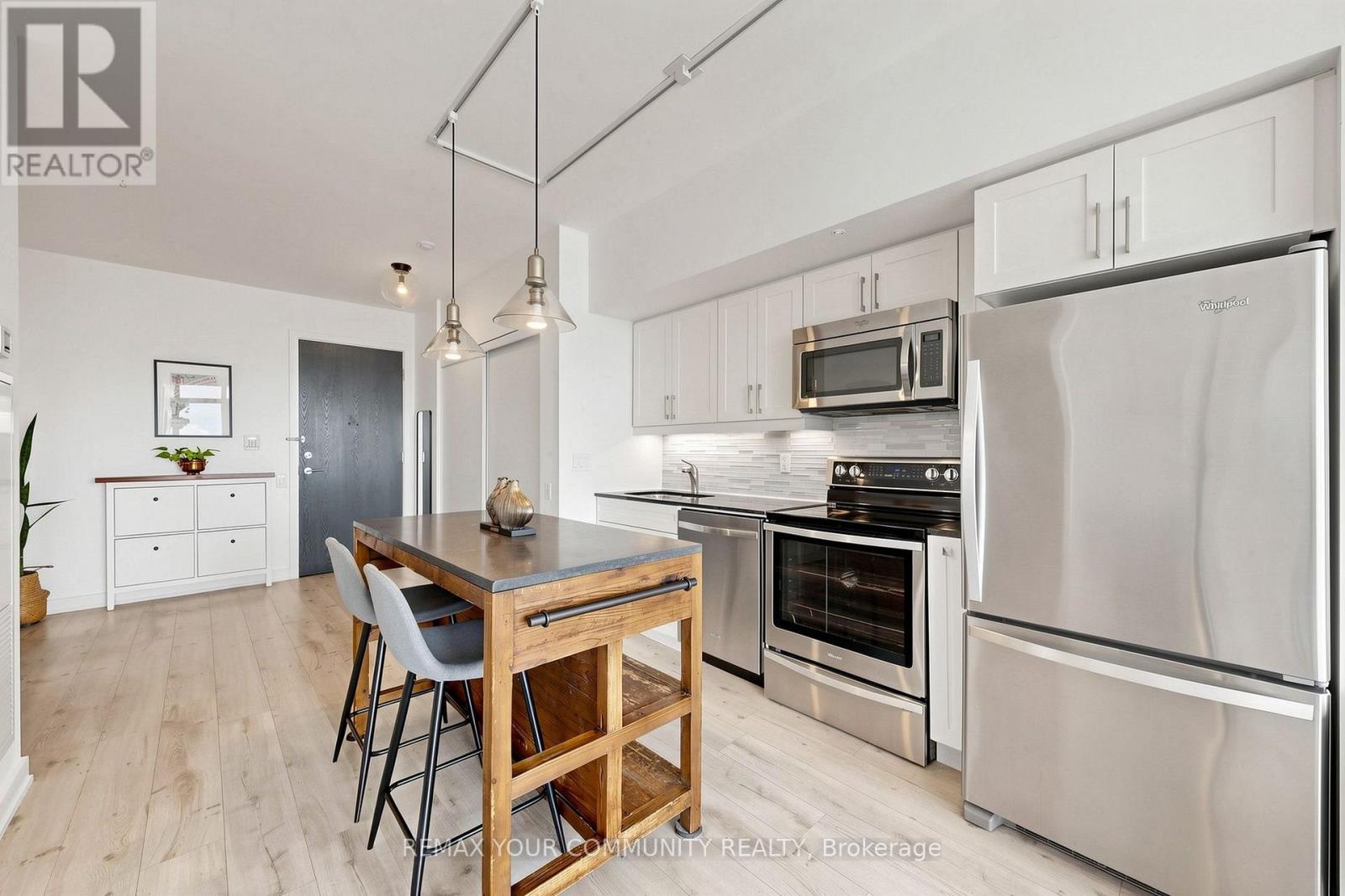 2304 - 105 The Queensway Avenue, Toronto, Ontario  M6S 5B5 - Photo 15 - W13663872