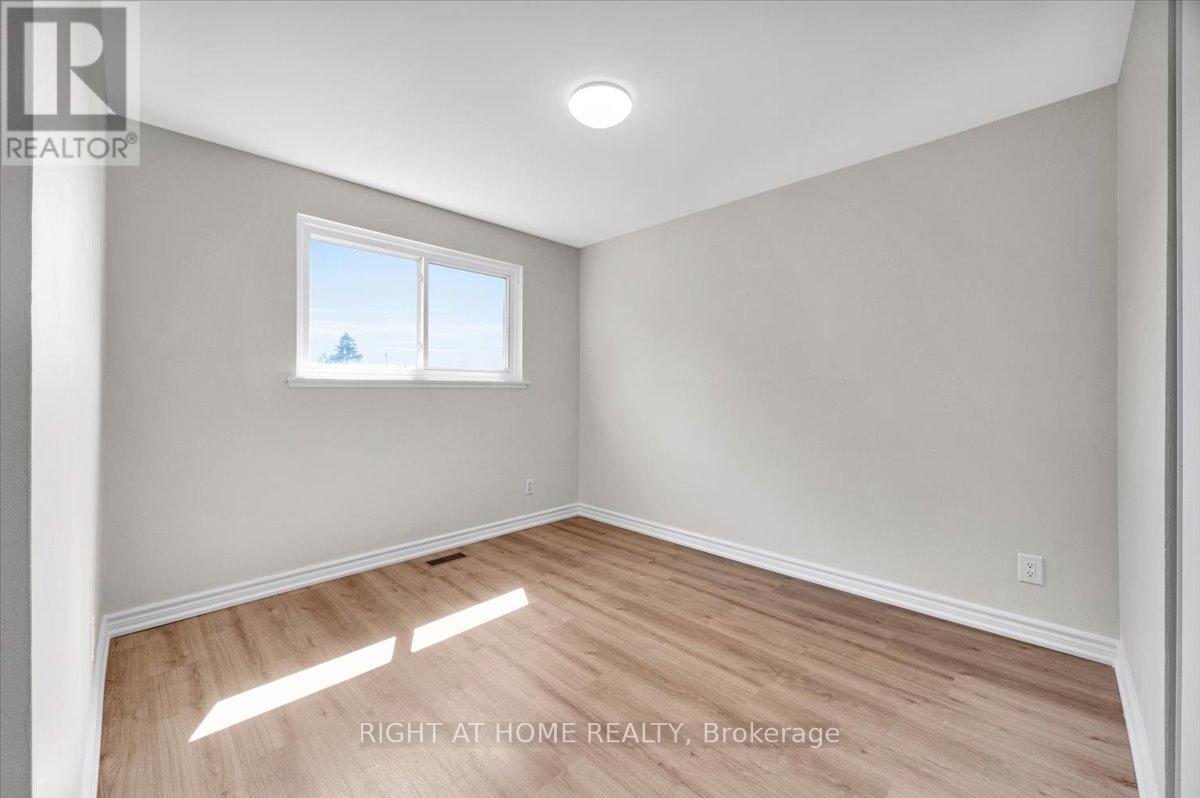 27 Villata Gardens, Toronto, Ontario  M3J 1J7 - Photo 17 - W13663882