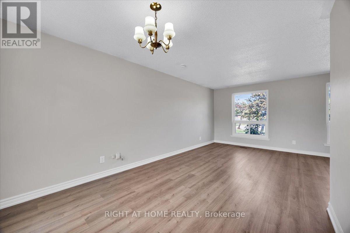 27 Villata Gardens, Toronto, Ontario  M3J 1J7 - Photo 8 - W13663882