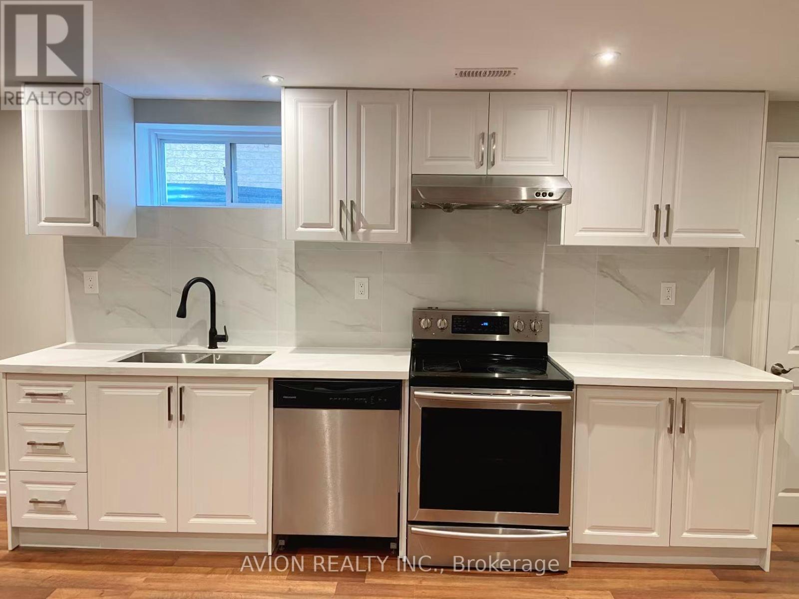 Bsmt - 2502 Hertfordshire Way, Oakville, Ontario L6H 7N4 - Photo 2 - W13663892