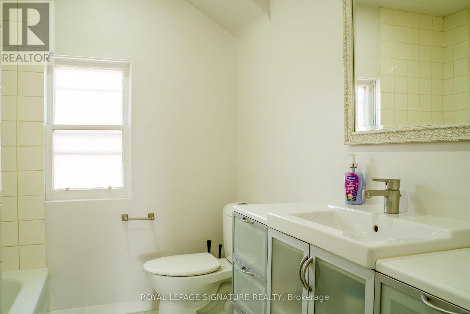 42 Kingsview Boulevard, Toronto, Ontario M9R 1T8 - Photo 18 - W13663912