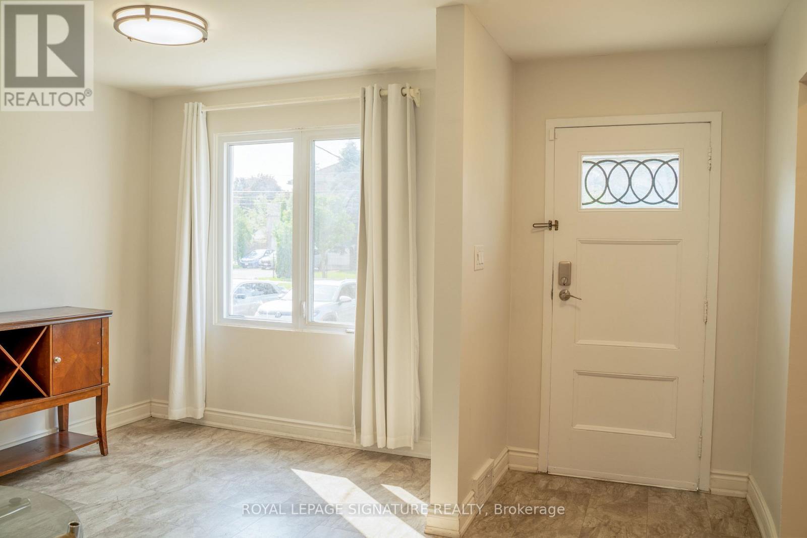 42 Kingsview Boulevard, Toronto, Ontario M9R 1T8 - Photo 3 - W13663912
