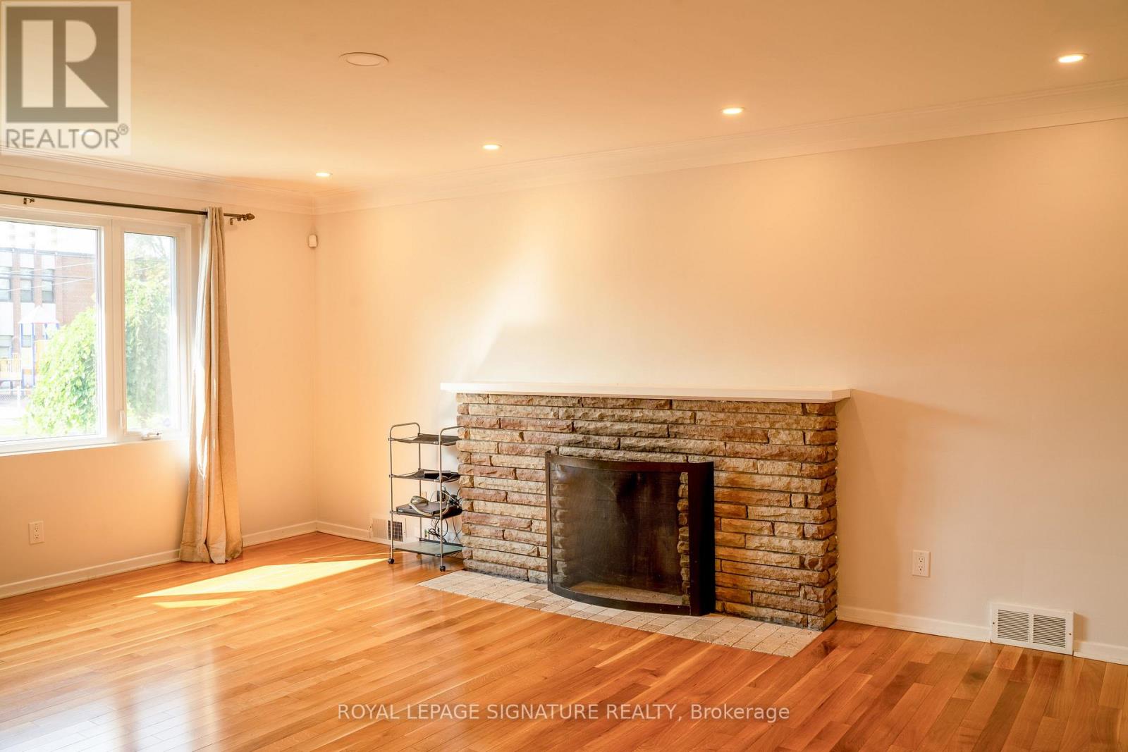 42 Kingsview Boulevard, Toronto, Ontario M9R 1T8 - Photo 8 - W13663912