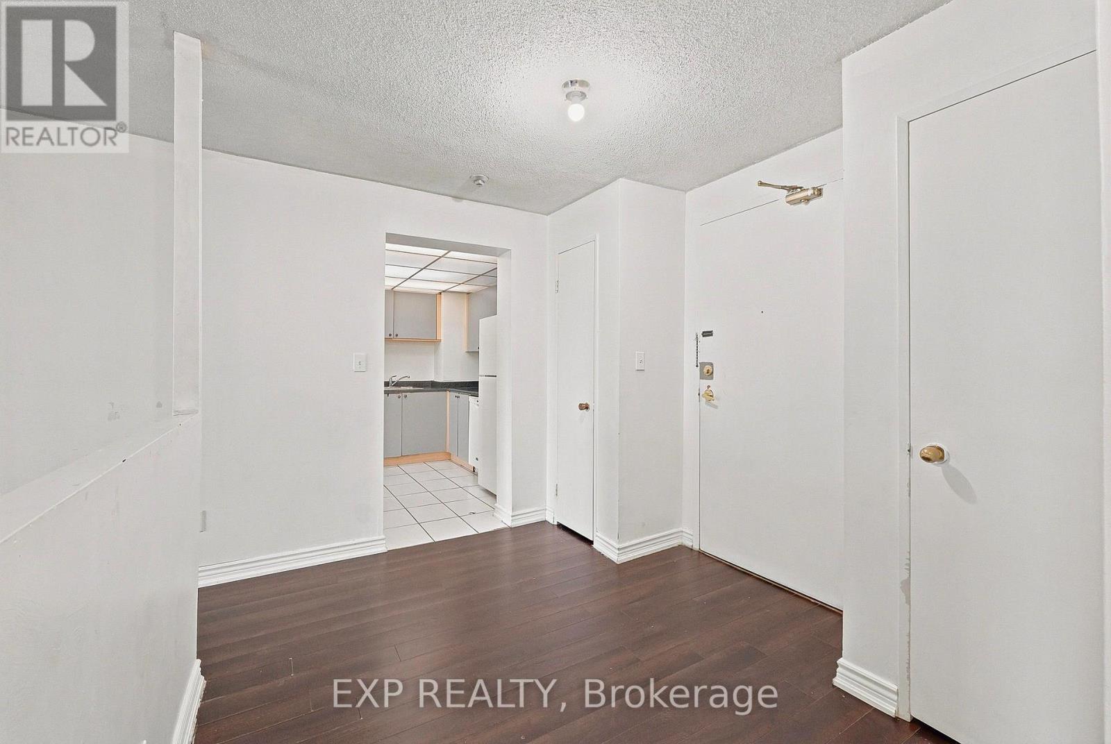 1114 - 155 Hillcrest Avenue, Mississauga, Ontario  L5B 3Z2 - Photo 7 - W13663956