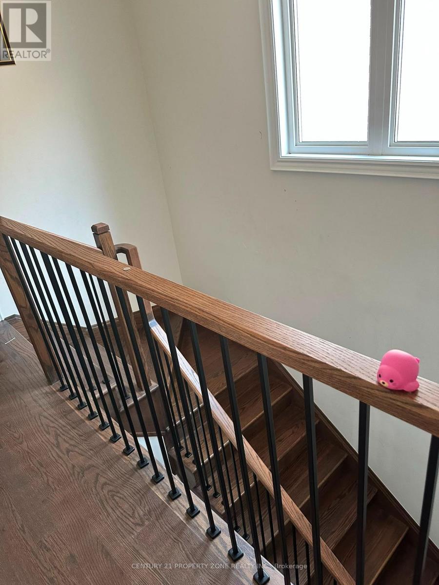 57 Bermondsey Way, Brampton, Ontario  L6Y 6J8 - Photo 8 - W13664034