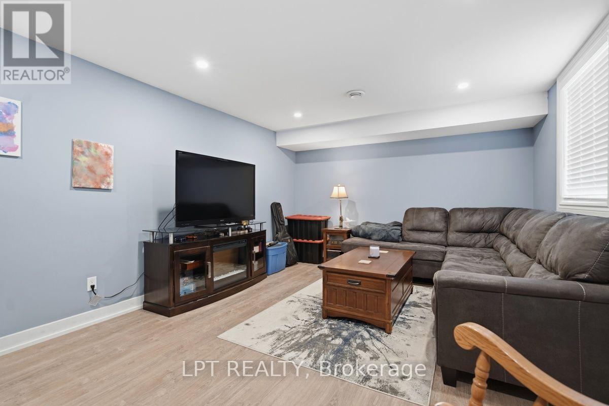 808 Elginfield Road, North Middlesex, Ontario  N0M 2K0 - Photo 12 - X13561818