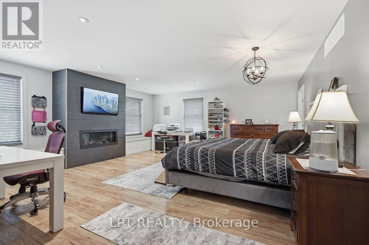 808 Elginfield Road, North Middlesex, Ontario  N0M 2K0 - Photo 33 - X13561818