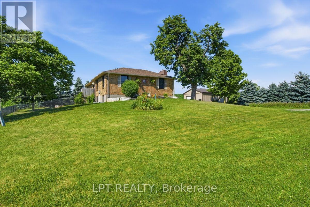 808 Elginfield Road, North Middlesex, Ontario  N0M 2K0 - Photo 5 - X13561818