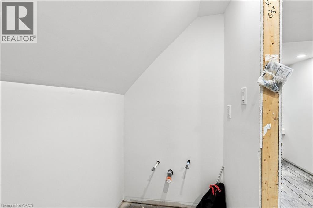 39 Garfield Avenue S Unit# 2, Hamilton, Ontario  L8M 2R9 - Photo 24 - 40855115