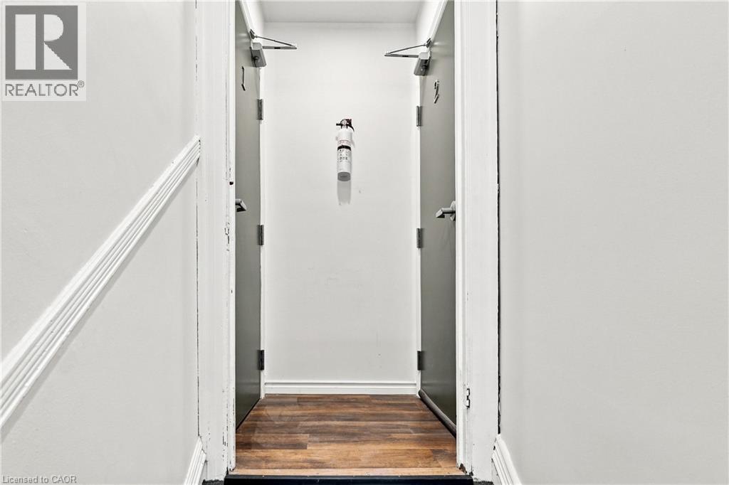 39 Garfield Avenue S Unit# 2, Hamilton, Ontario  L8M 2R9 - Photo 3 - 40855115