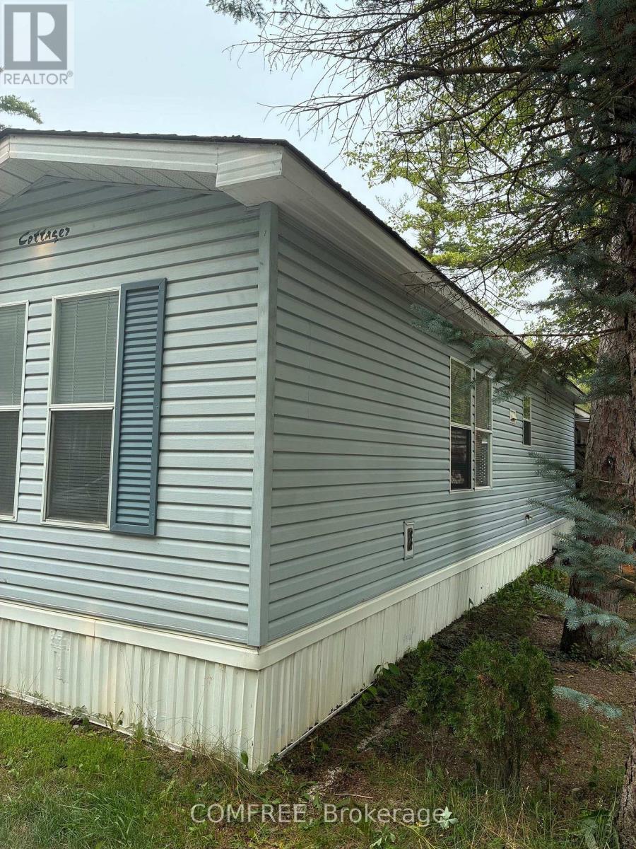 82 - 85 Theme Park Drive, Wasaga Beach, Ontario  L9Z 1X7 - Photo 22 - S13599130